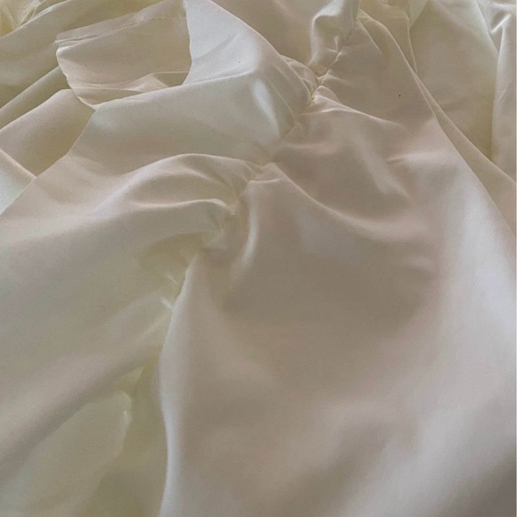 4 Pairs of Curtains - Picture 3 of 5